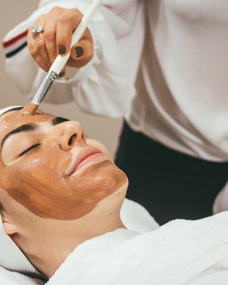 Aplicação de máscara facial